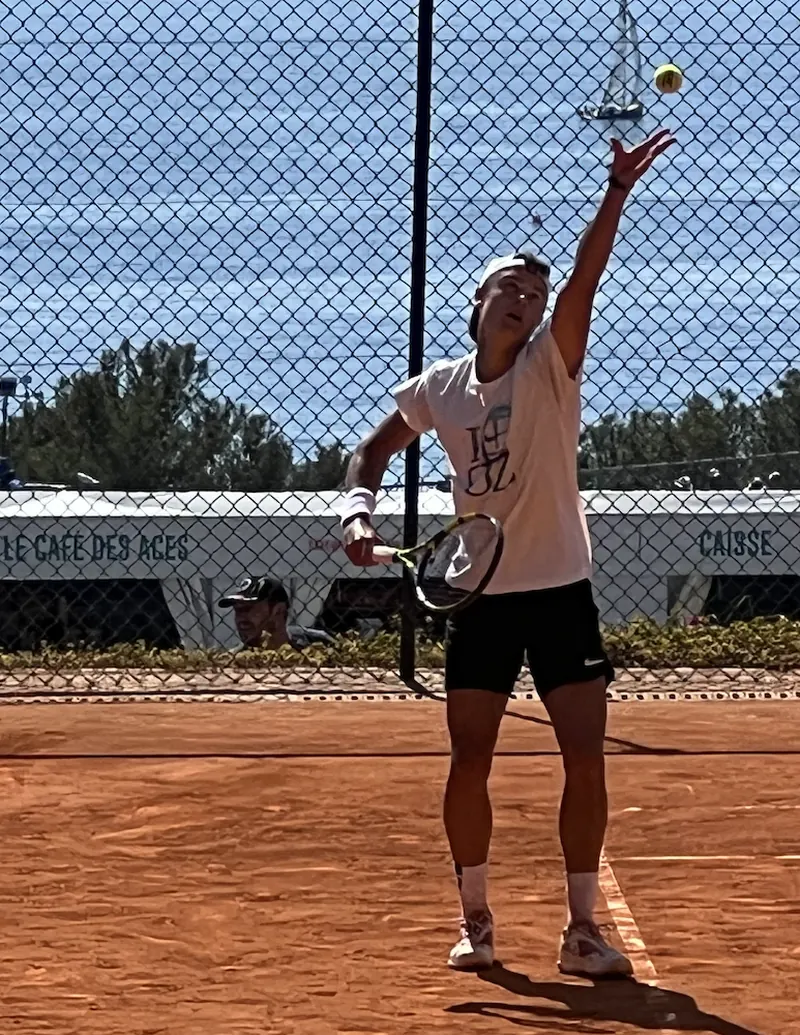 Serv på træningsbanen ved Monte-Carlo Masters 2023, hvor han nåede finalen